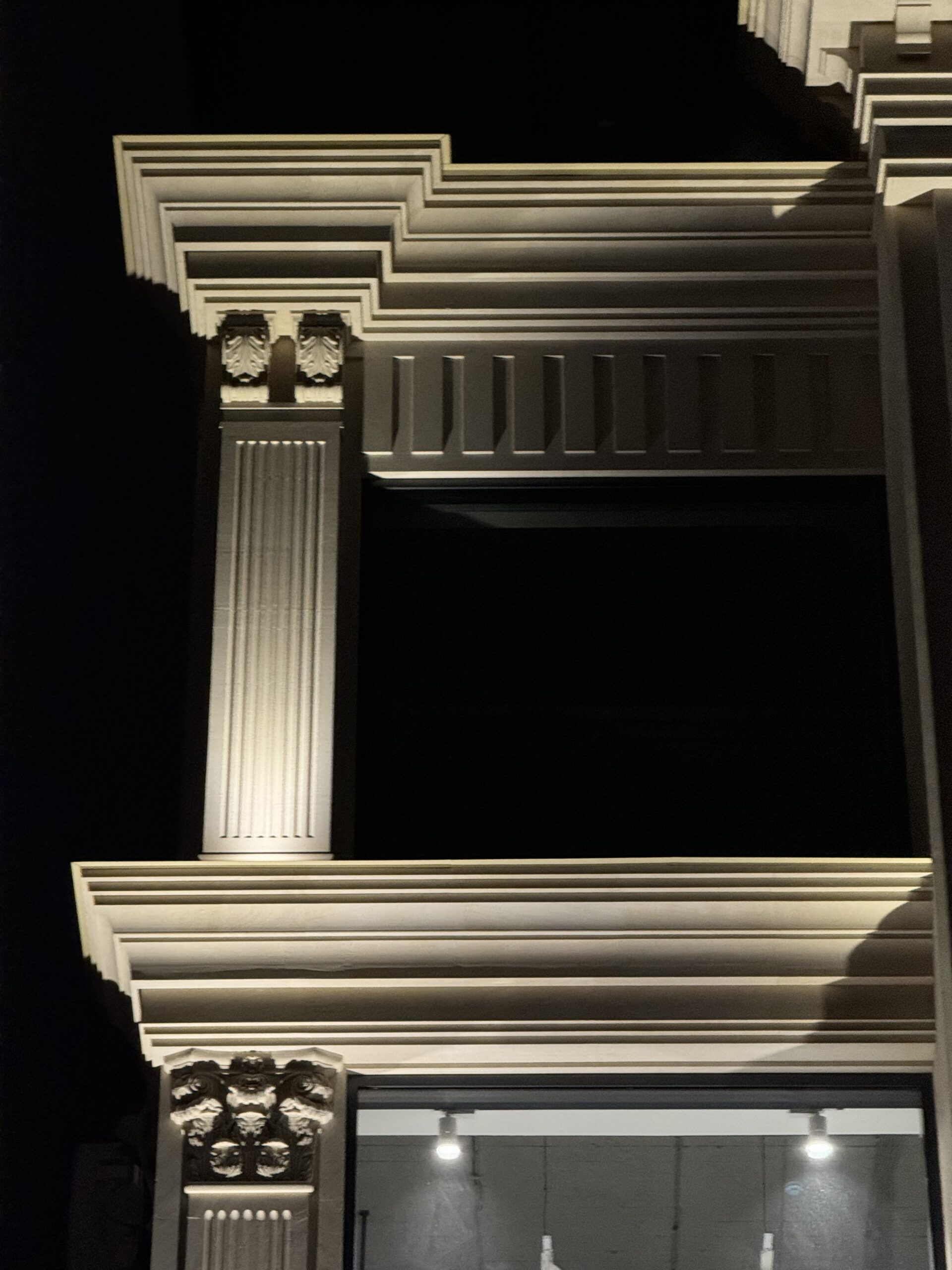Подсветка фасада ТЦ Подсветка фасада ТЦ